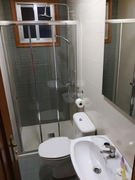 Apartamento Con Terraza Y Vistas Al Mar บวยอู ภายนอก รูปภาพ